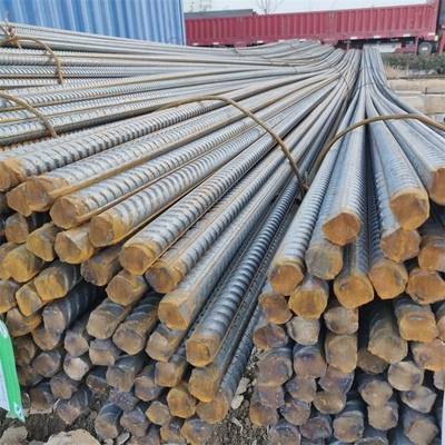 HRB335 HRB400 HRB500 BS460 ASTM A615 Gr 60 Горячо прокатаная деформированная стальная стержня Бетон железный стержень