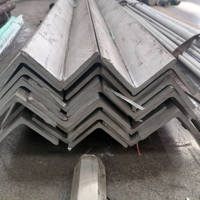 Q235 Q345C St235jr Степень ASTM Равная и неравная сталь Ангельская горячекатаная углеродистая сталь 50*50*5