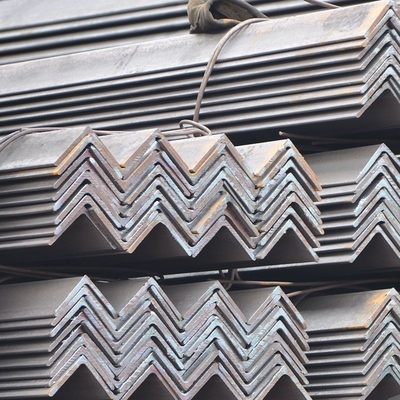 ASTM A36 A53 Q235 Q345 Углеродное оцинкованное железо L-образная мягкая стальная угловая стойка Нелегированная равная